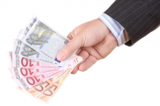 抵押贷款,骗局,借款人,高利贷,贷款,骗子,王先生,贷款合同,贪念,低息