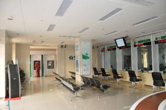 贷款,亲友,利息,金融机构,找熟人,本金,借条,烂账,情分,闲钱